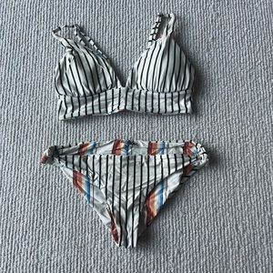 Billabong reversible pattern  swimsuit